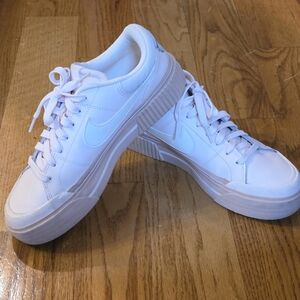 Nike Women's Powder Pink Sneakers 9.5